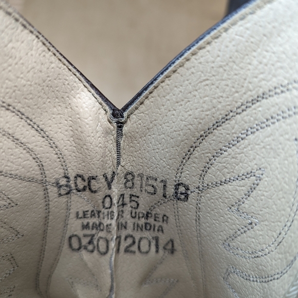 Old West Boots boys size 4.5 Distressed Corona Brown Western Boot.Calf Leathe - Picture 8 of 9